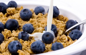 bowl of cereal and blueberries